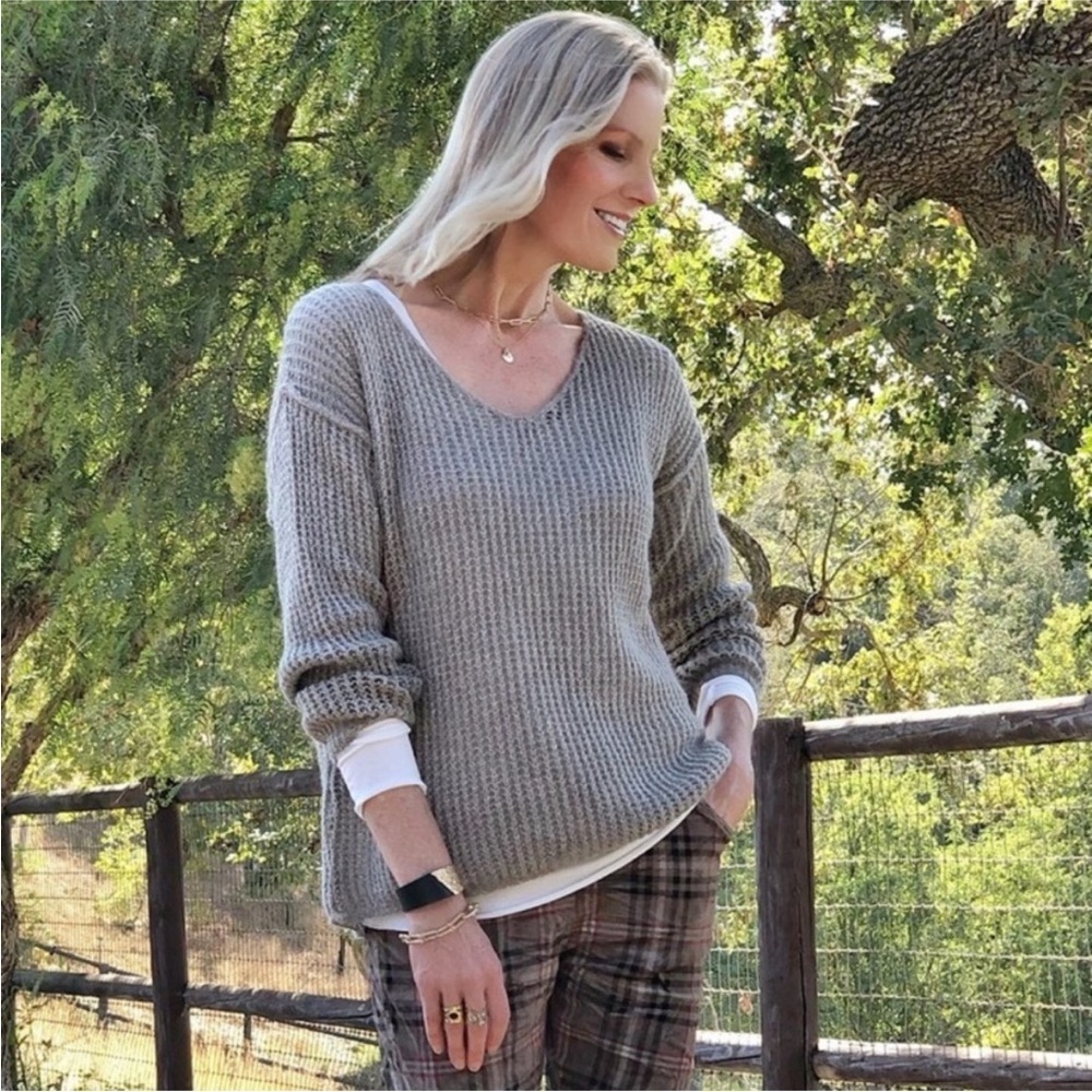 THE PORTER COLLECTIVE CRICKET Sweater Size SM Gray Grey Shimmer Italian EUC